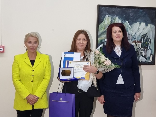 Преподавател от Кърджали е сред отличените учители в националния форум „Училищата с иновации за бъдещето“