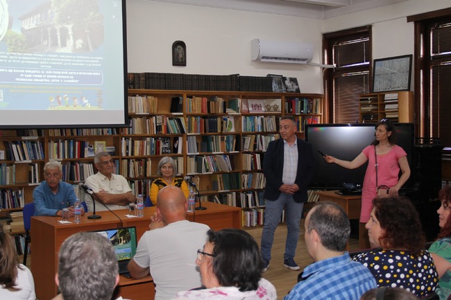 НАПОС-РБ: Венцислав Спирдонов, председател на Общински съвет-Велико Търново и НАПОС-РБ откри Осмата лятна кампания „Ела в библиотеката с приятели“