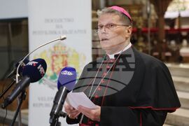 Хърватия - архиепископ Джуро Хранич - катедрала „Св. Петър“ - приветствие