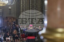 Хърватия - архиепископ Джуро Хранич - катедрала „Св. Петър“ - приветствие