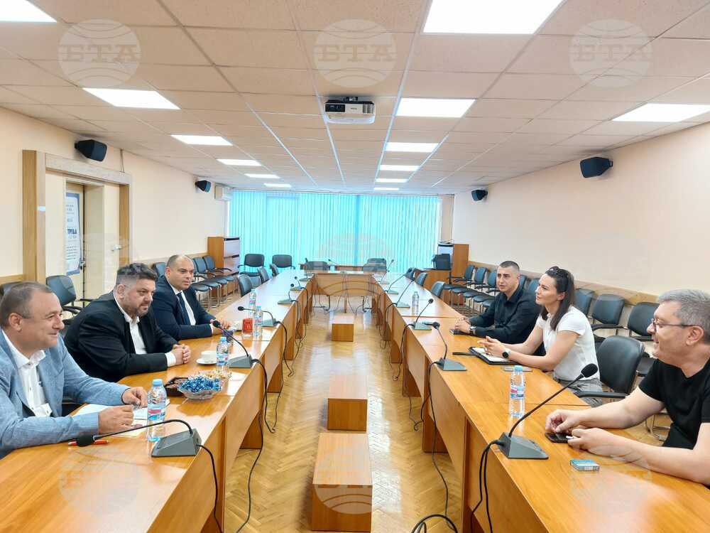 БСП проведе срещи със синдикати на служителите в МВР и в МП
