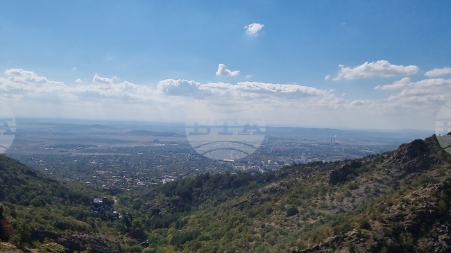 Не се предвижда застрояване в местностите Карандила и Даулите, заяви кметът на Сливен