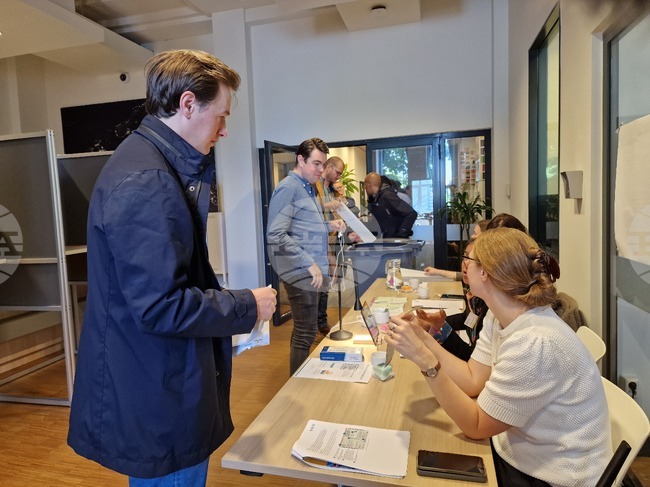 Ще повлияе ли изкуственият интелект на гласуването на предсрочните парламентарни избори в Нидерландия?