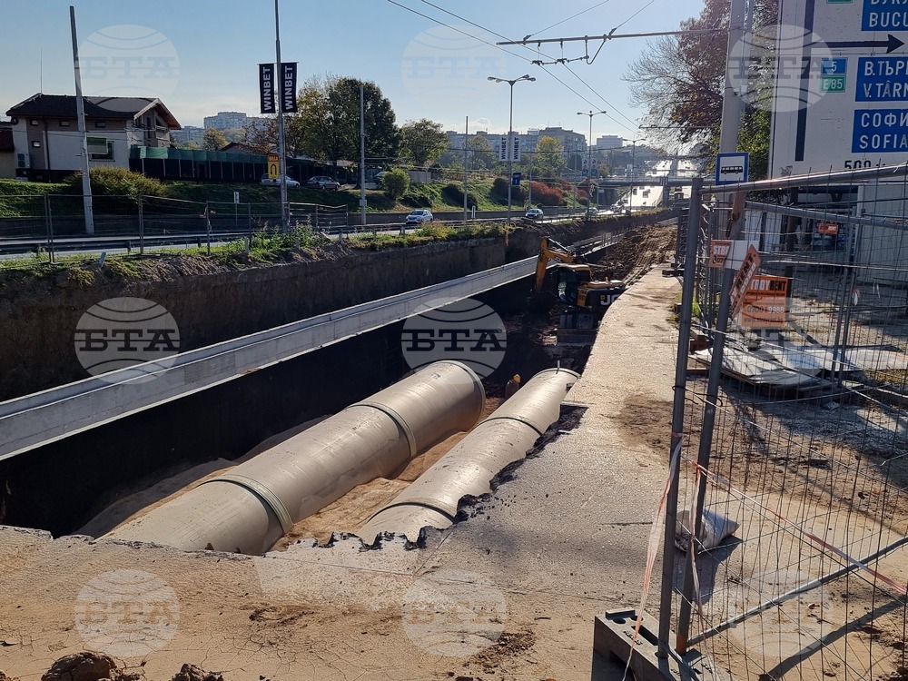 Възрастна жена пострада при падане в изкоп в Русе