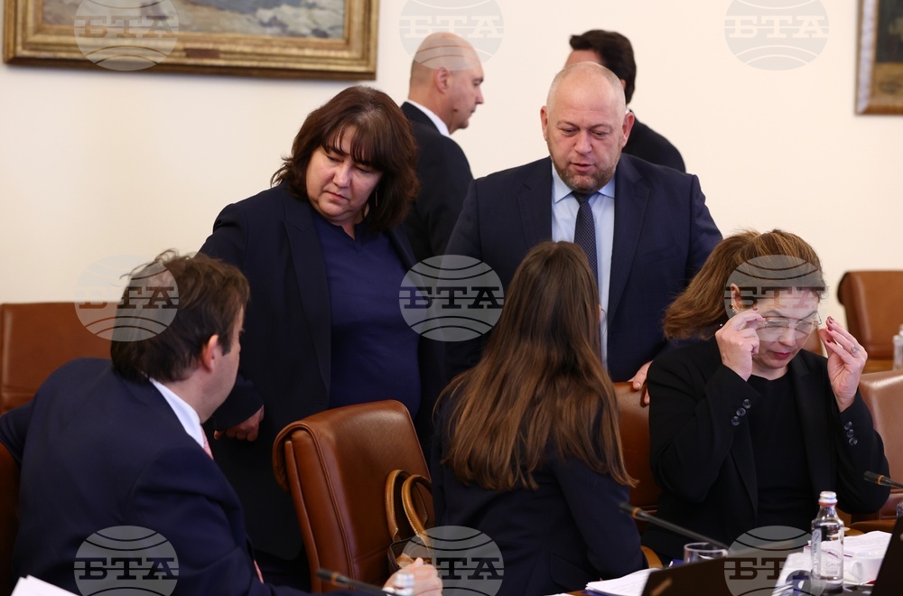 Спираме възможностите за превъзлагане на обществени поръчки, заяви Росица Велкова