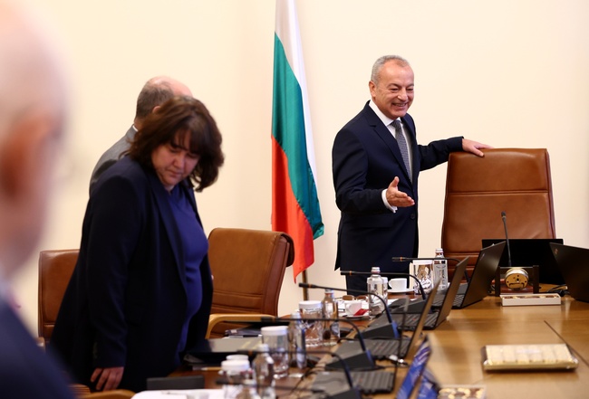 Време е за вразумяване, когато става дума за бюджета на държавата, заяви служебният премиер Гълъб Донев