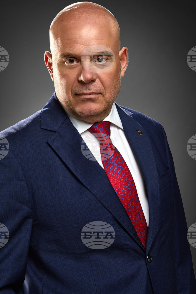Славната Българска армия е сведена до размерите на духов оркестър, посочват от "Граждански блок"