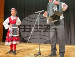 фолклорна среща в Младежки център – Добрич