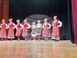 фолклорна среща в Младежки център – Добрич