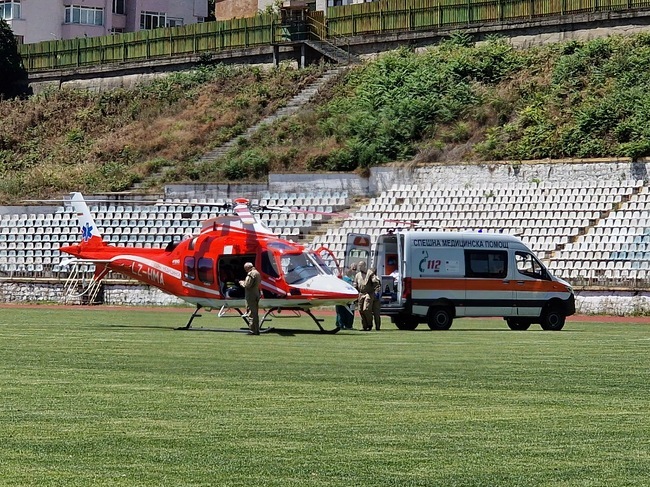 Мъж на 52 години е транспортиран с въздушна линейка от Петрич до столична болница 