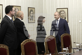 Румен Радев - ГЕРБ-СДС - консултации