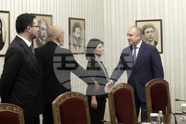 Румен Радев - ГЕРБ-СДС - консултации