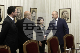 Румен Радев - ГЕРБ-СДС - консултации