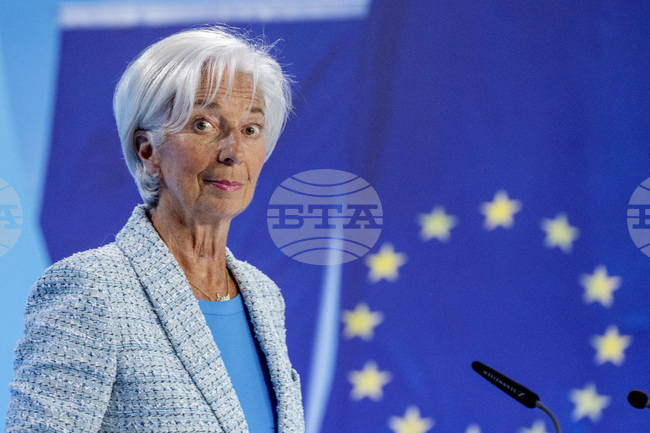 ЕЦБ е изправена пред риска да реагира прекалено рано или прекалено късно на инфлационния натиск, каза Лагард