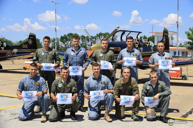 Самостоятелни полети на самолет “Pilatus” РС-9М изпълниха курсантите-летци Випуск 2024 г. 