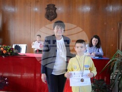 Видин - Наградиха победителите в Димитровденското математическо състезание