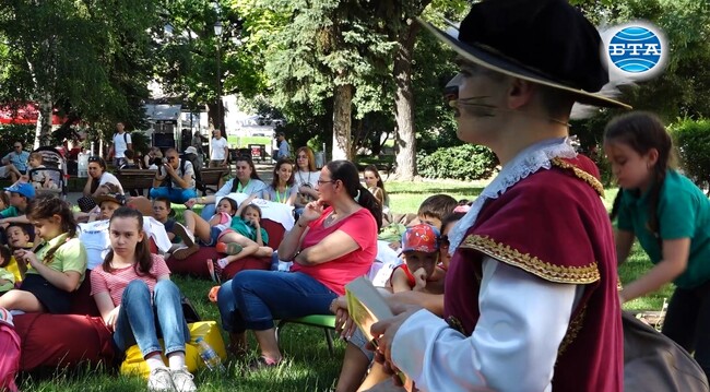 Трябва да подкрепяме бъдещето на най-важните – децата на София, каза кметът Терзиев по време на откриване на инициативата "Четенето е модерно"