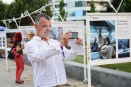 Бургас - "Рекламата на фокус" - изложба - Чавдар Кенаров