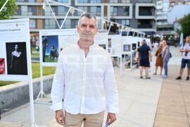 Бургас - "Рекламата на фокус" - изложба - Чавдар Кенаров