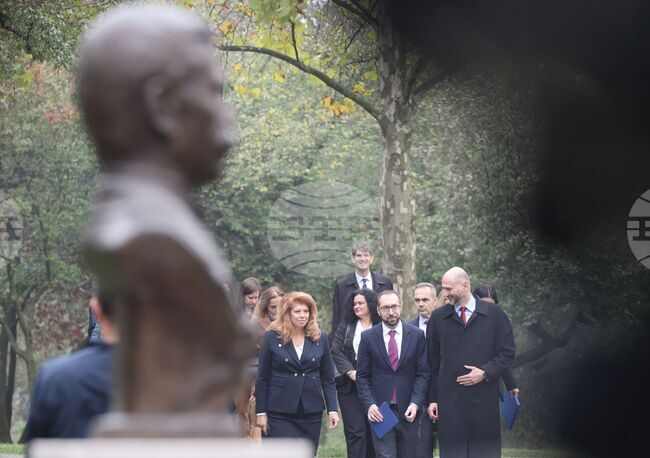 Хърватия - Илияна Йотова - паметник на Иван Вазов