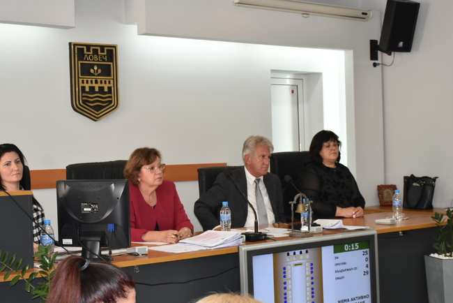 Откриха процедури по издаване на общ административен акт за именуване на площада пред Художествената галерия в Ловеч