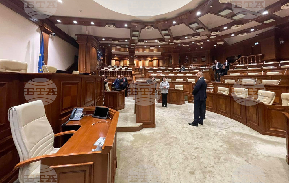 Молдова - Румен Радев - Парламент - посещение