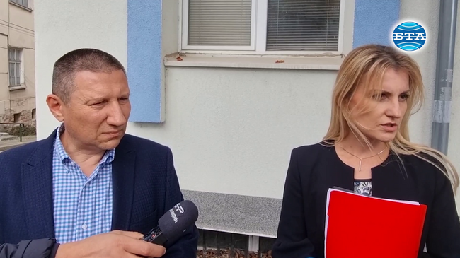 В късния следобед продължават претърсванията и се извършват следствени действия в Община Белоградчик и на четири адреса