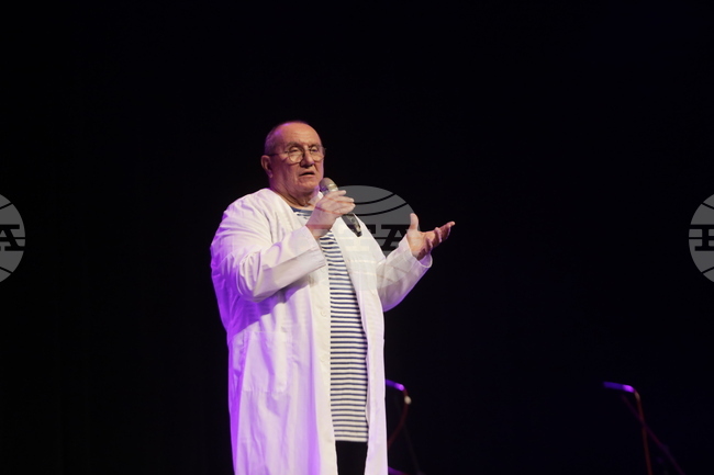 Димитър Туджаров – Шкумбата е Лазар в „Кацнал на крушата“