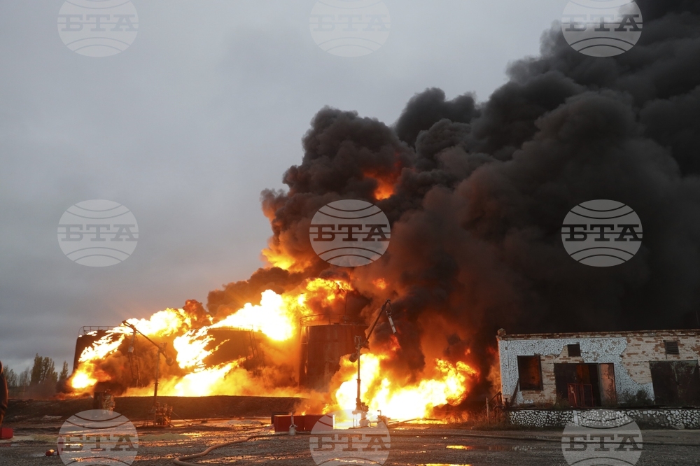 Украйна заяви, че е поразила петролна рафинерия в руската Саратовска област