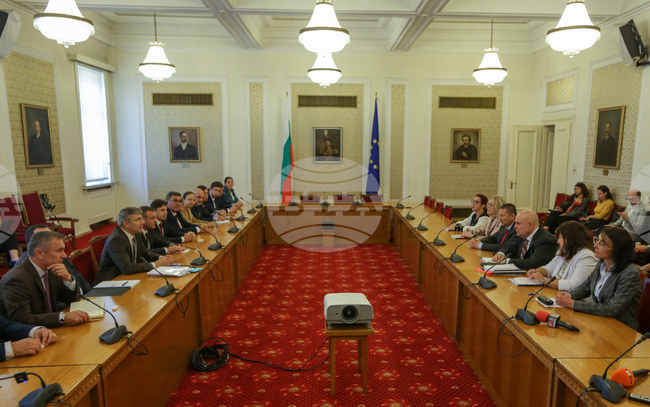 Парламент - ДПС - Иван Гешев - среща