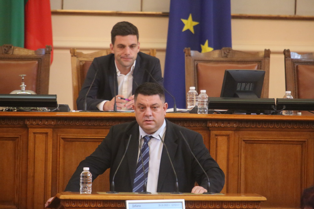 Атанас Зафиров, БСП: Шест месеца държавата не успява да сключи договор за ремонта на шест двигателя за МИГ-29