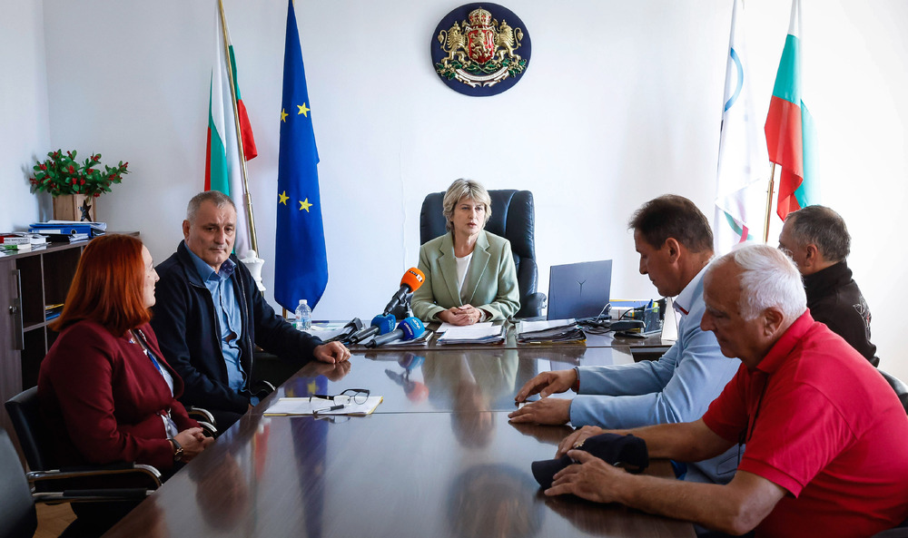 Весела Лечева: ММС изпълнява определението на съда, предлагам на двете федерации да седнат на масата за преговори