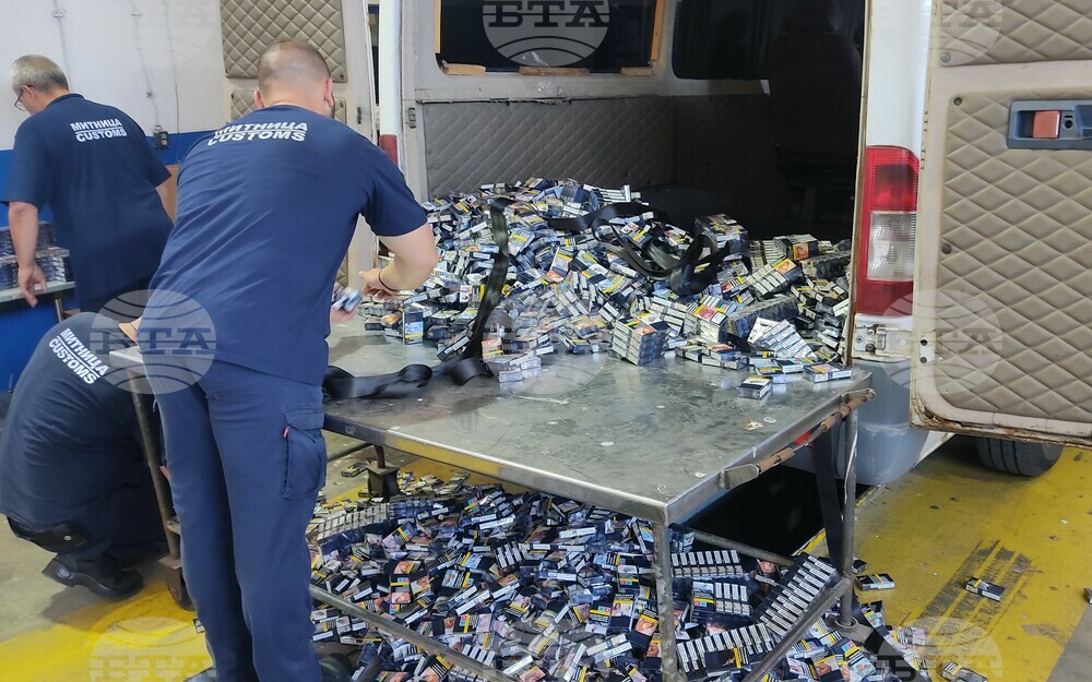 Митническите служители установиха опит за нелегален превоз на 43 000 къса цигари с български бандерол в района на „Дунав мост 2“ при Видин