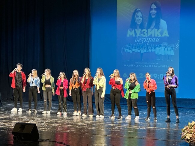 Община Русе: Концертът „Музика безкрай“ на Вокална школа „Приста“ завладя публиката в Доходното здание