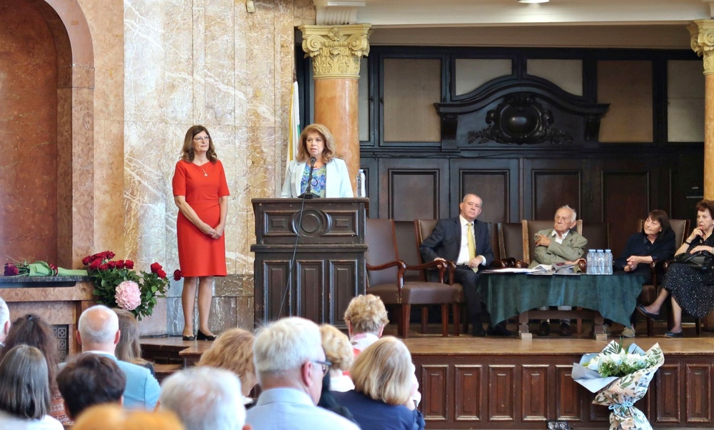 Вицепрезидентът поздрави Съюза на преводачите в България за 50-годишнината му