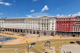 Столица - изглед