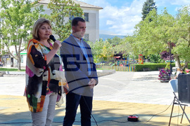 Самоков - базар за дрехи втора употреба - ученици