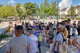 Самоков - базар за дрехи втора употреба - ученици