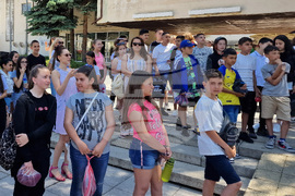 Самоков - базар за дрехи втора употреба - ученици