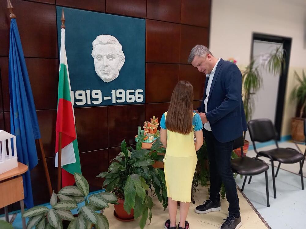 Община Стара Загора: Две старозагорски училища вече събират отпадъците си разделно