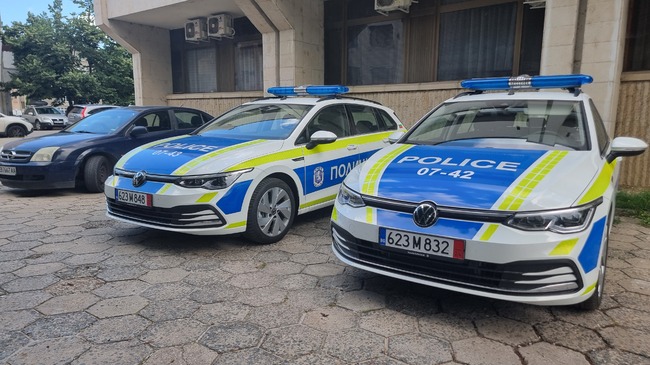 Областната дирекция на МВР в Габрово получи два нови автомобила за нуждите на пътната полиция