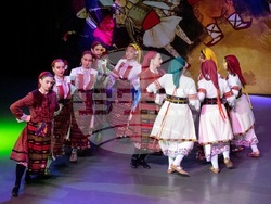 Снимка: Югозападен университет „Неофит Рилски“ – Благоевград - С концерт-спектакъла „Едновремски истории“ бе закрит Националният студентски фестивал на изкуствата в ЮЗУ „Неофит Рилски“