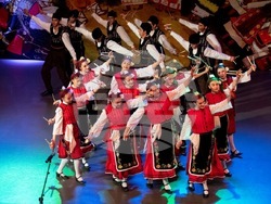 Снимка: Югозападен университет „Неофит Рилски“ – Благоевград - С концерт-спектакъла „Едновремски истории“ бе закрит Националният студентски фестивал на изкуствата в ЮЗУ „Неофит Рилски“