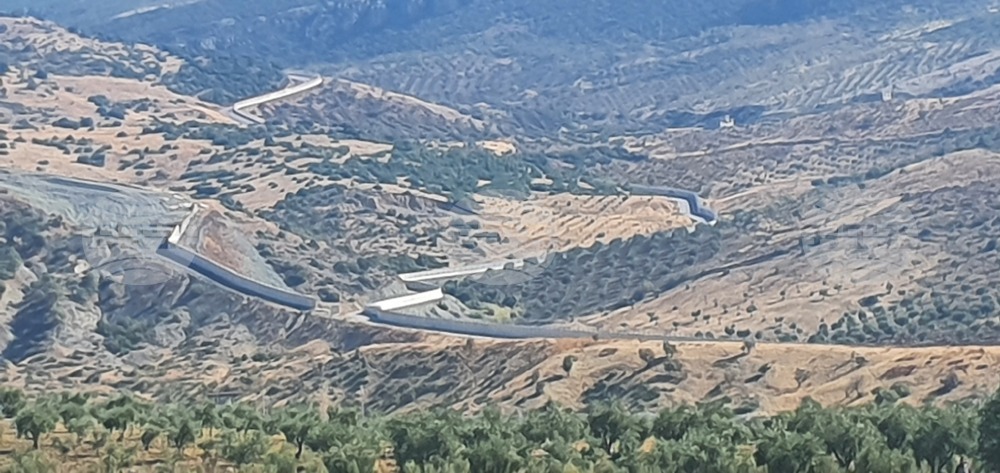 Турция - граница -  стена