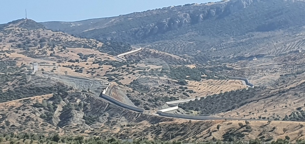 Турция - граница -  стена