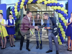 Снимка: Община Хасково - Кметът на Община Хасково Станислав Дечев и Георги Богданов – мениджър „Продажби“ на Лидл България откриха официално втория магазин от веригата в Хасково