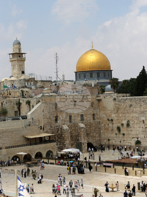 Вой на сирени и взривове огласиха Йерусалим, Иран заплаши емирство Рас ал-Хайма в ОАЕ с удари, ако служи за атаки срещу ирански острови