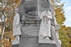 Хасково - Паметник на Незнайния войн