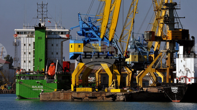 Bulgaria’s Overall Foreign Trade Deficit Widens in February