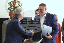 Министерство на енергетиката - договор  - подписване
